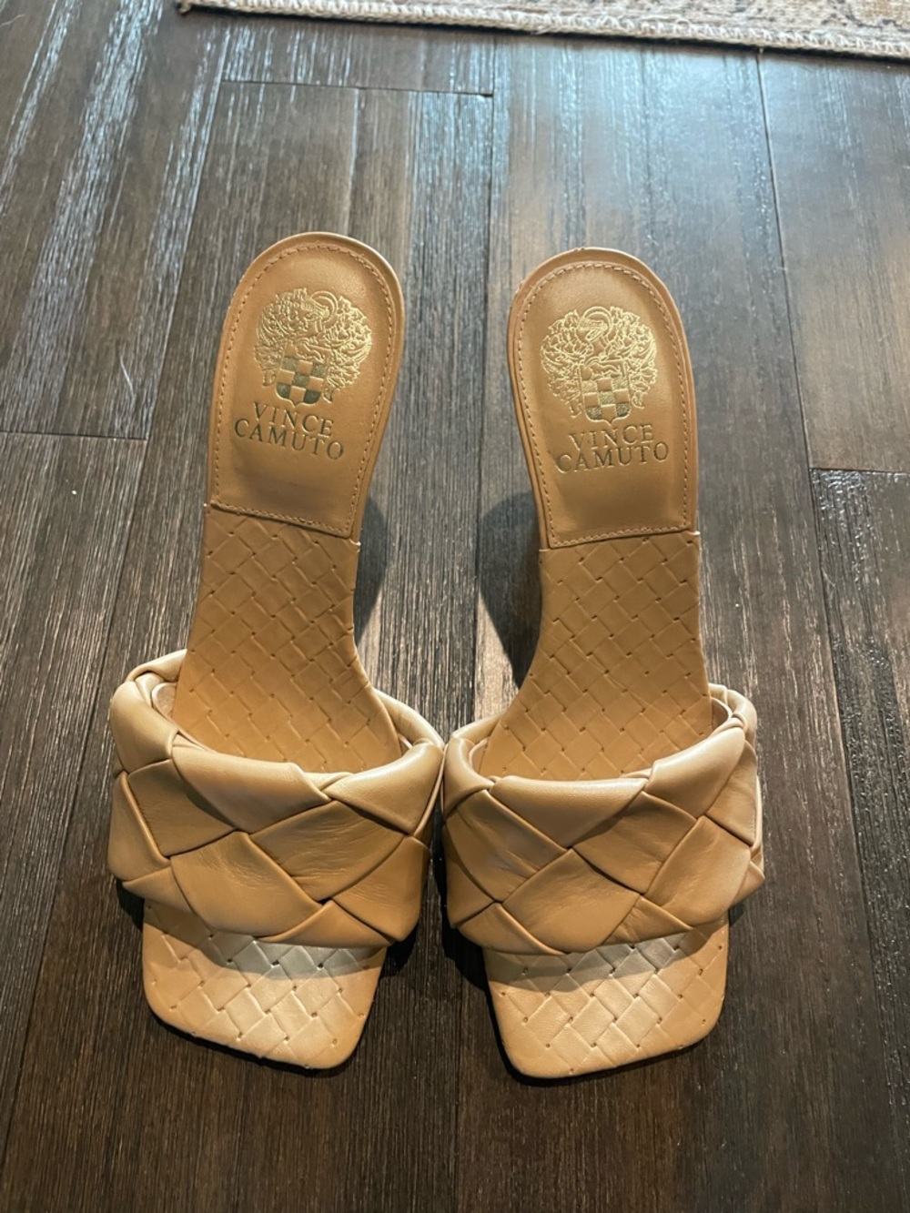 Vince Camaro nude sandals/heels